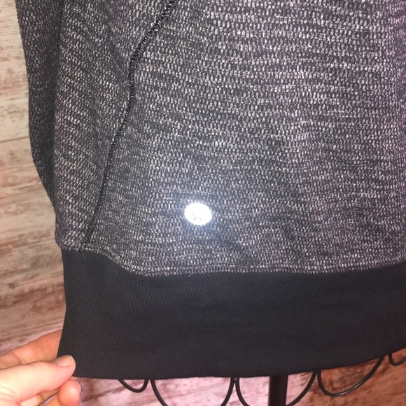 LULULEMON ATHLETICA 2/3 Zip Pullover Gray sweatshirt athletic wear thumb holes - Picture 7 of 10